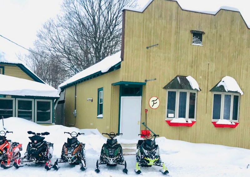 Adventure Motel - From Web Listing (newer photo)